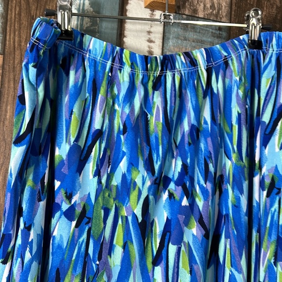 Draper’s & Damon’s PL artsy elastic waist skirt - Picture 5 of 14